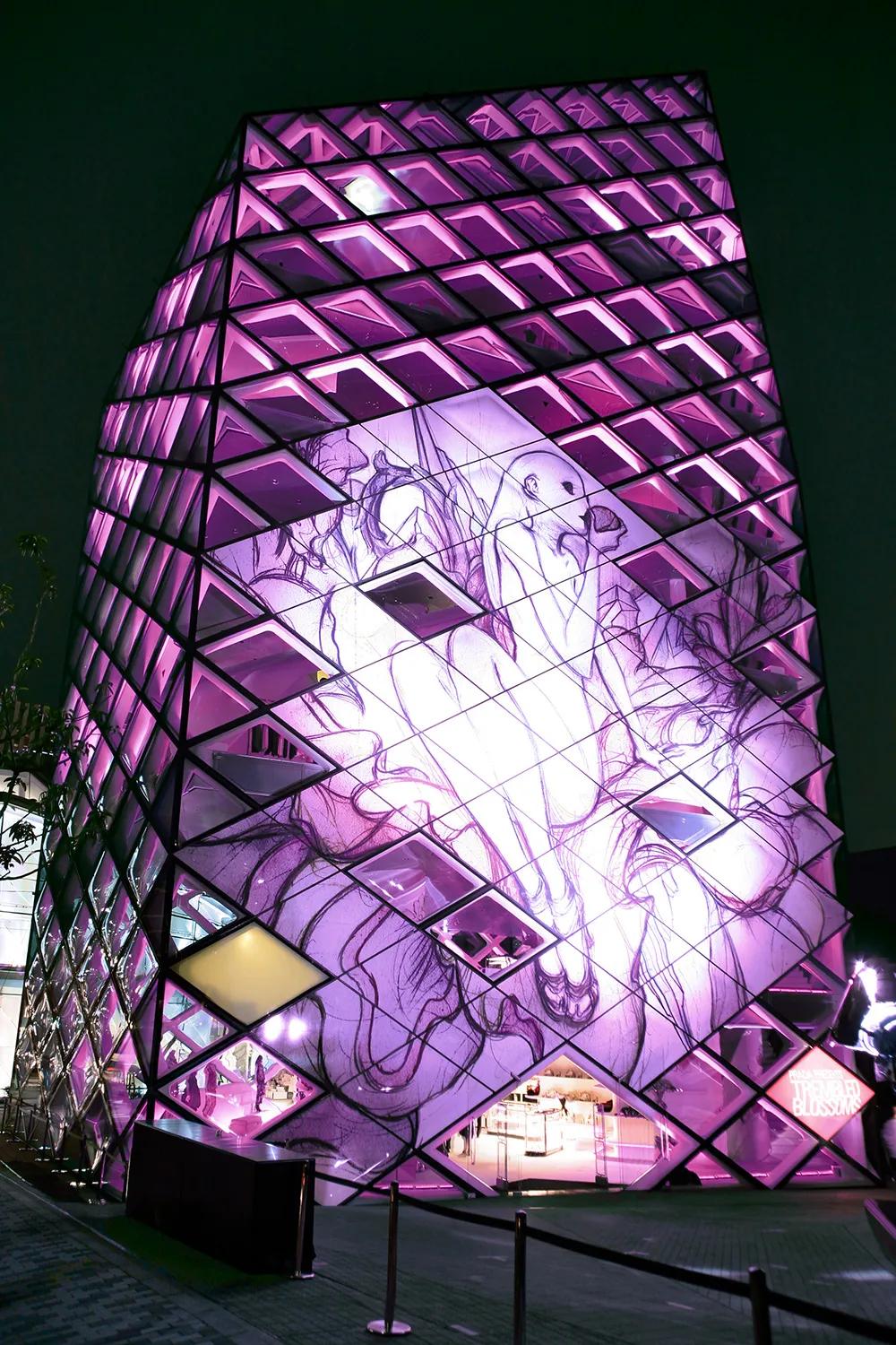 他是吴彦祖、村上隆钟爱的人，连续6年拿下漫画界奥斯卡