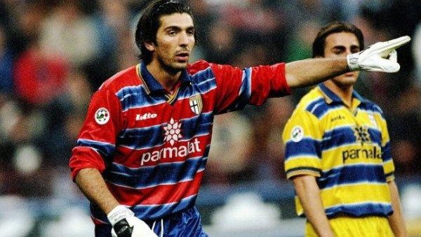 布冯天下足球纪录片,足坛第一门将布冯