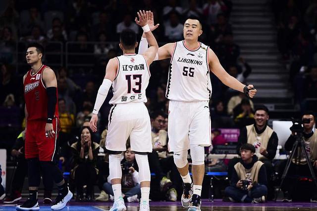 狂轰32+6！郭艾伦大开杀戒，换帅如换刀，辽篮酿28分大胜