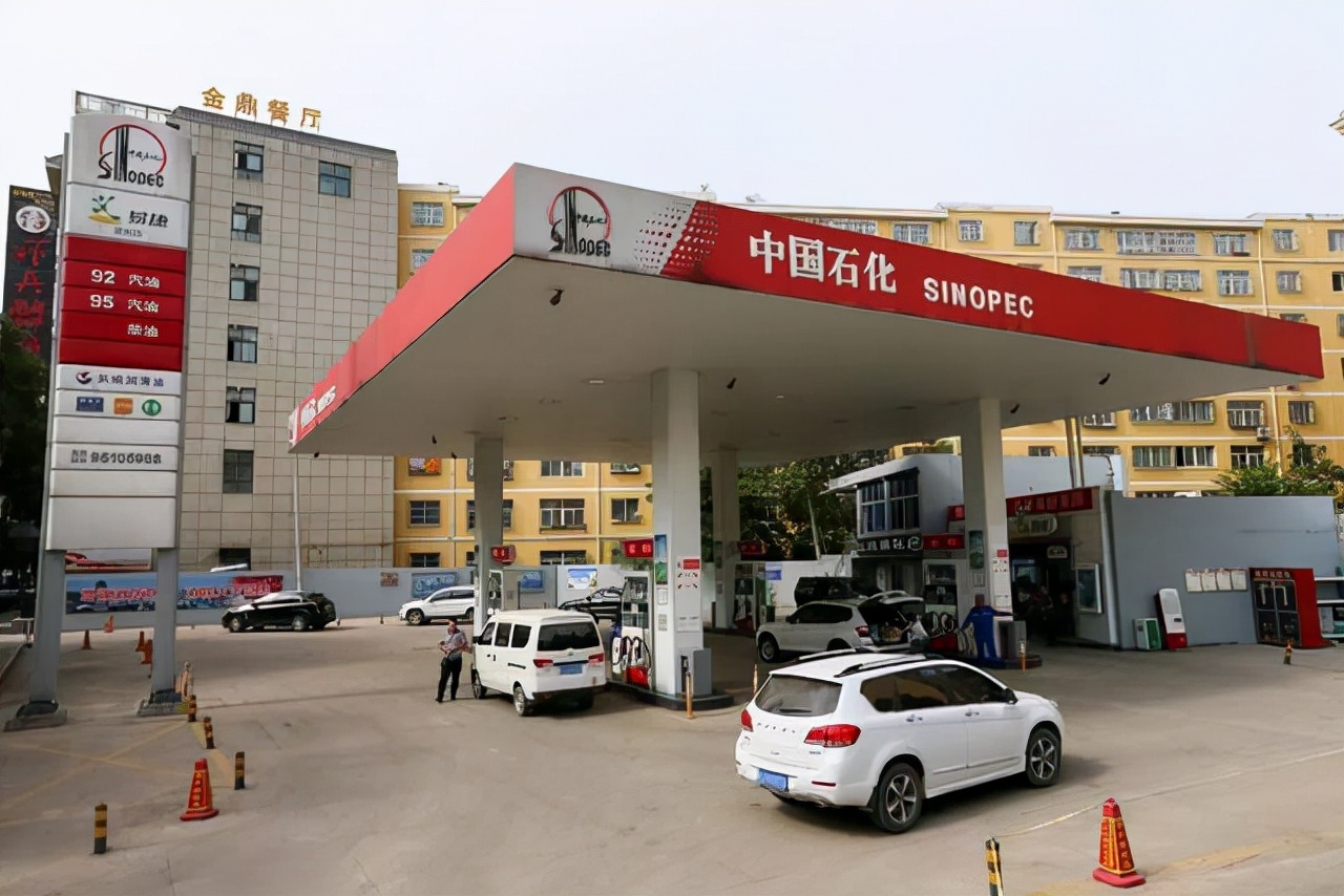 养一辆10万元车需要多少工资,养一辆10万的车一个月多少钱