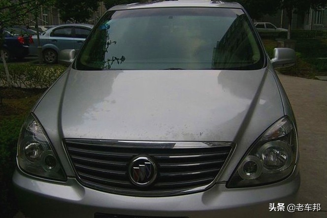 别克gl8es陆尊2022款尊享型,2022款别克gl8es陆尊豪华版