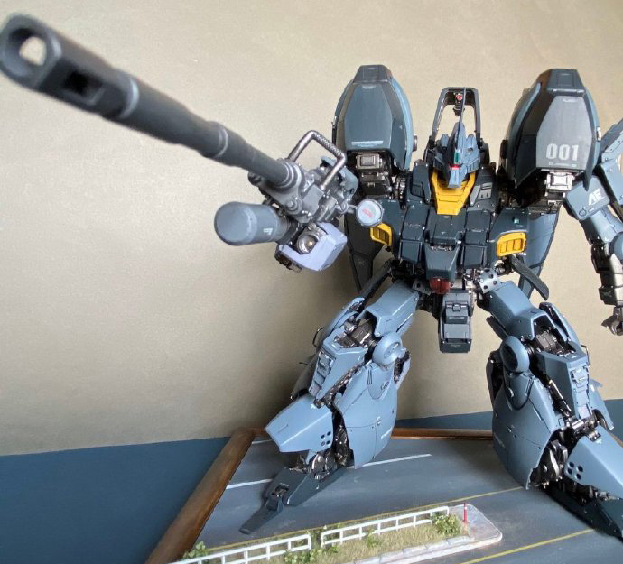 破碎机械感十足，拦截型迪杰改