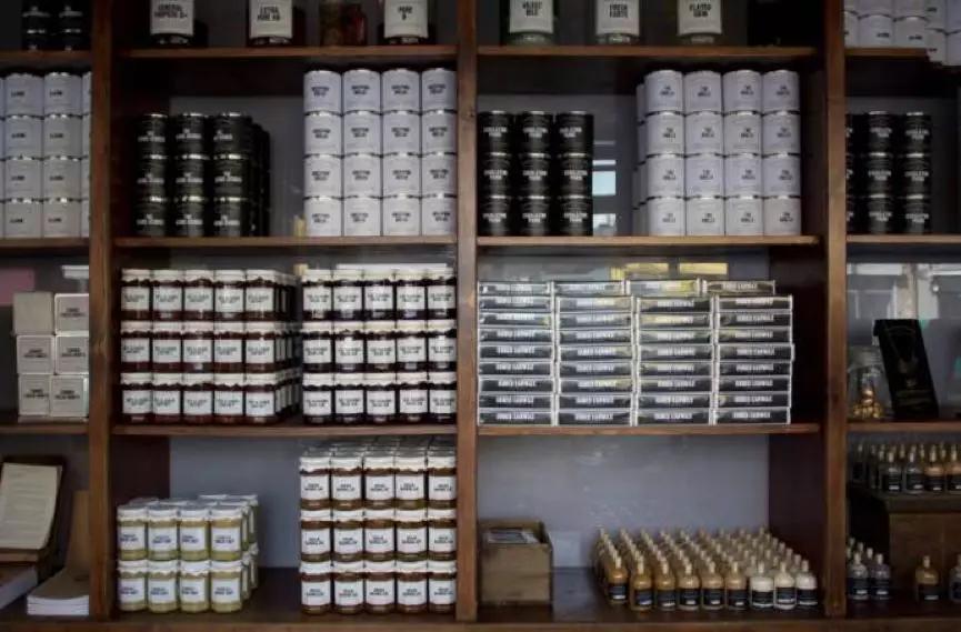 英国「怪物商店」,吸血鬼光顾了200年,人类进入后果自负