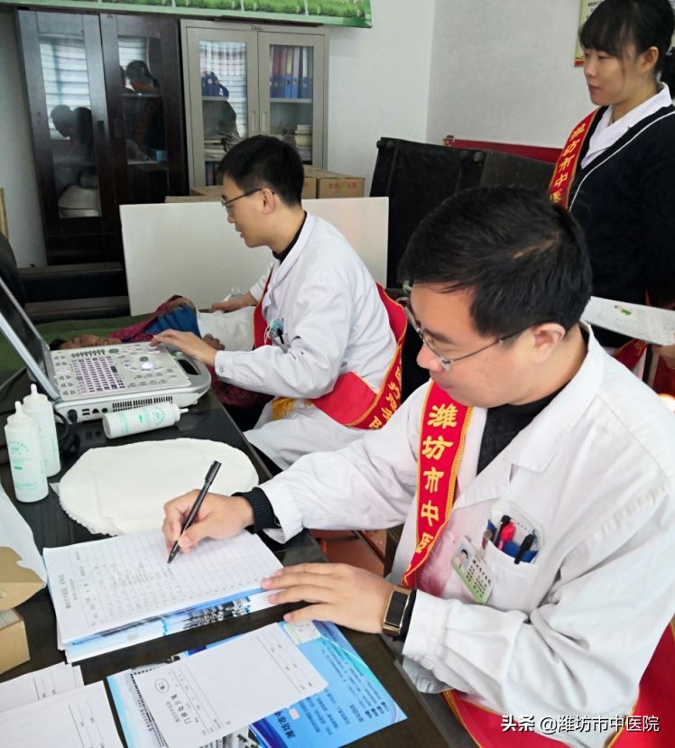 初冬暖行,潍坊最南边的山村,一群白大褂带来“健康大动作”