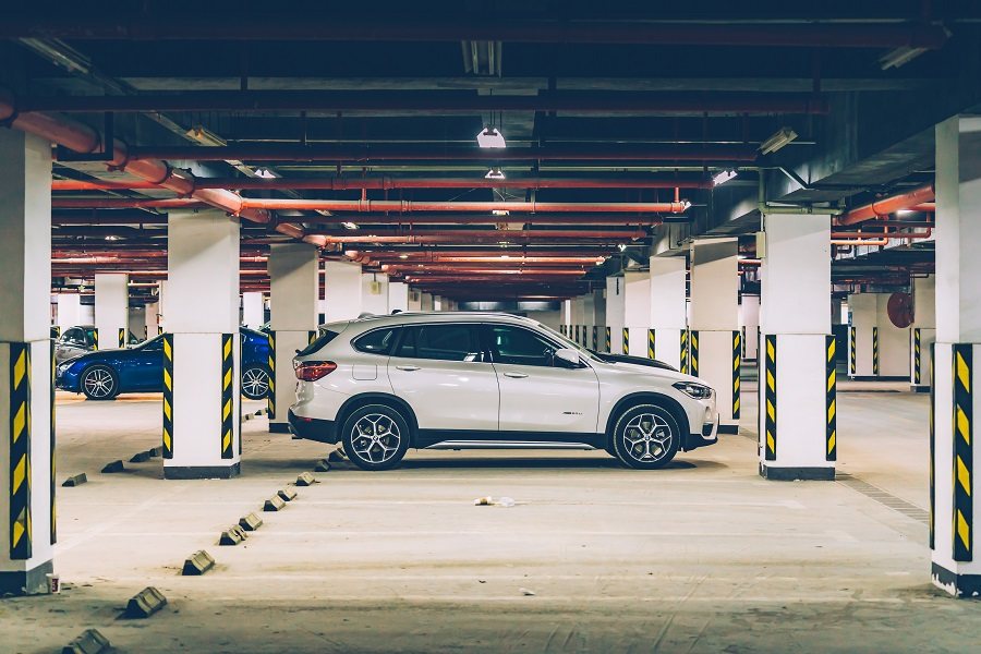 买车每年返1万返五年,买车位15万租车位500