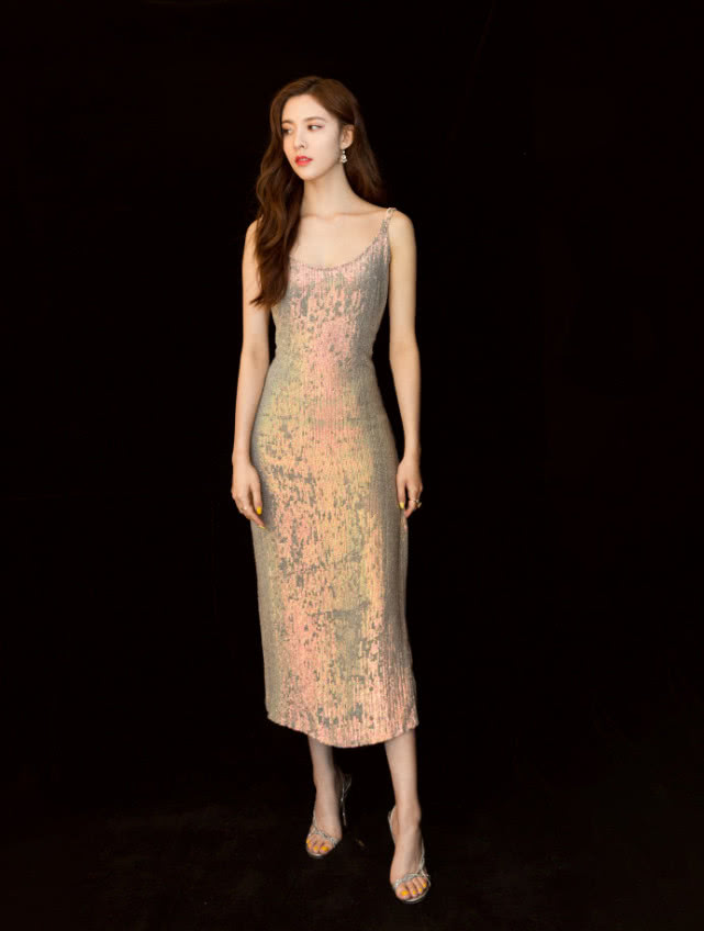 宋妍霏为显白把“脚丫”染黄,意外看着好脏,真不是“香港脚”?