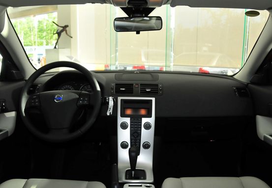 路特斯为什么不能叫莲花跑车,以前的莲花汽车和现在的路特斯