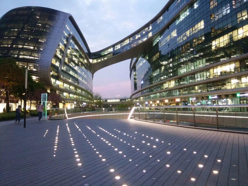 海外免联考mba与emba区别,职场人攻读免联考mba要满足的条件