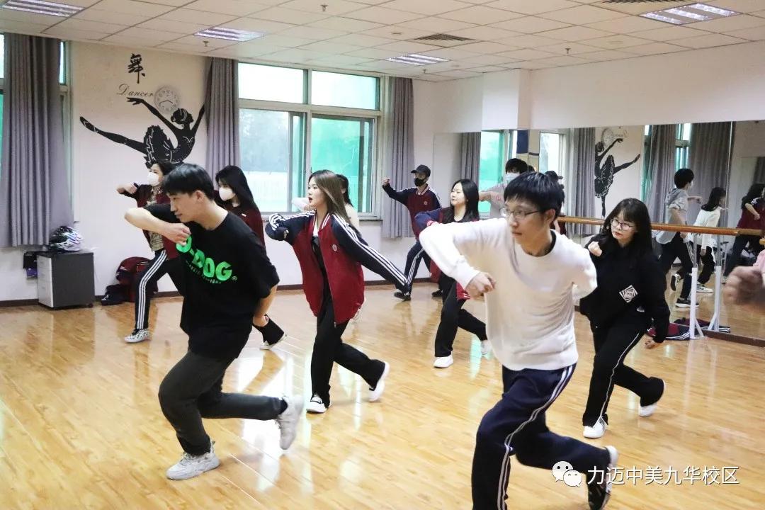 美国高中学校社团活动,美国高中生社团活动