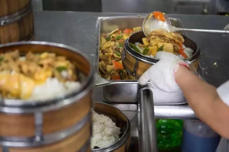 这所大学城里的高中,到底有多牛?