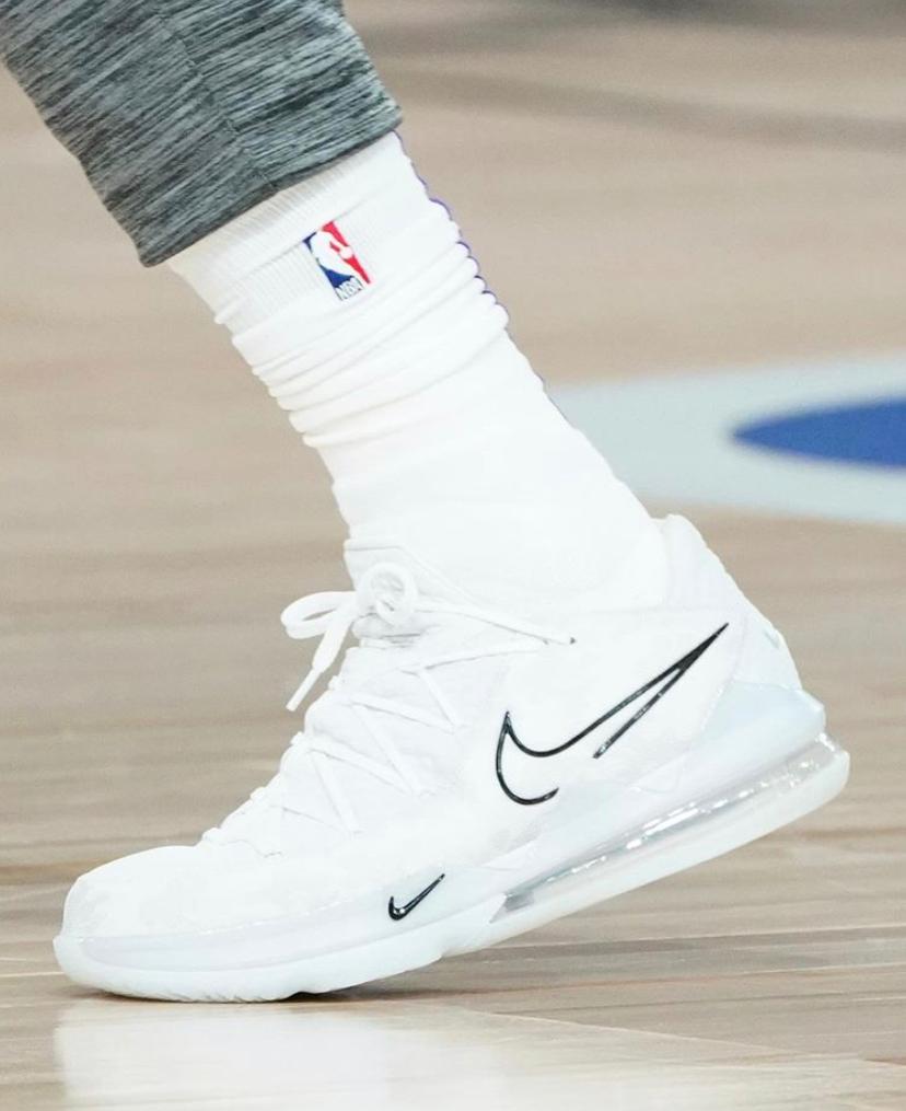 nba球员上脚科比球鞋系列,nba球星鞋王塔克在哪支球队