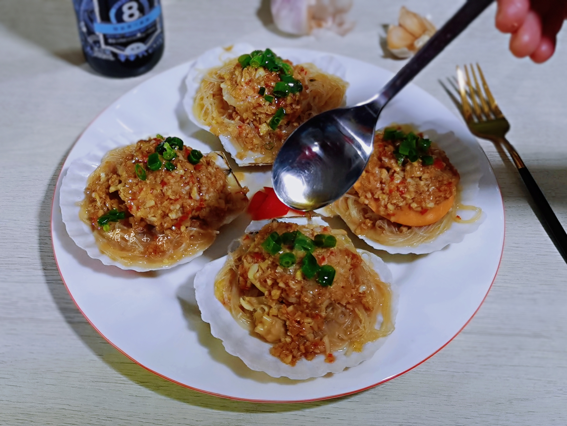 蒜蓉粉丝蒸扇贝的教程你学会了吗,蒜蓉粉丝蒸扇贝做法扇贝怎么处理