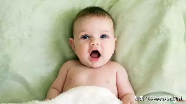 天热宝宝脸上起了好多痱子怎么办,天热了宝宝背上长痱子了怎么办