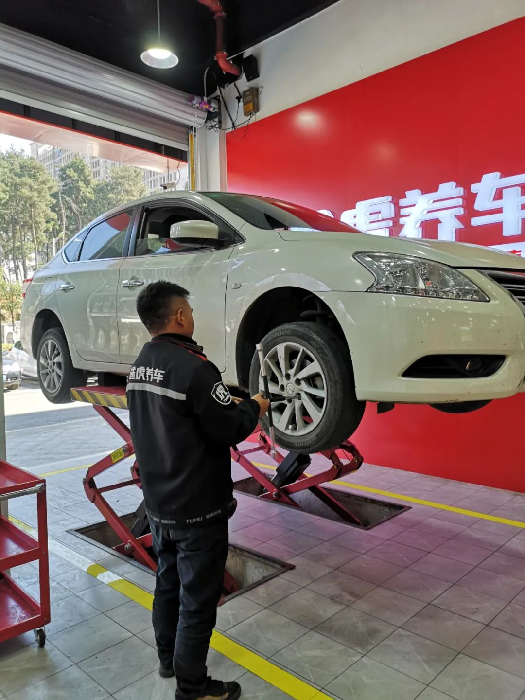 在途虎换轮胎贵还是便宜,途虎换轮胎到底便宜多少