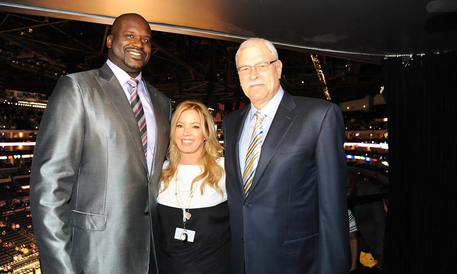 长文：走进湖人掌门人珍妮巴斯