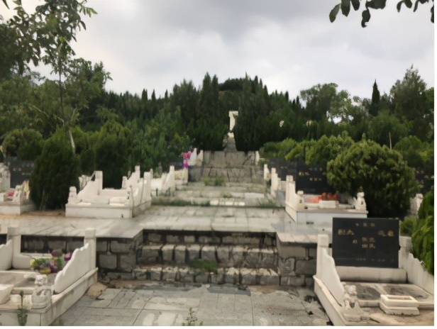 冯川｜中国农村墓葬风水秩序调查