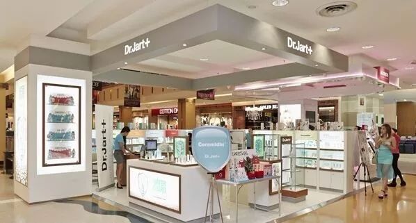 雅诗兰黛拟30亿美元收购tomford,雅诗兰黛收购圣罗兰