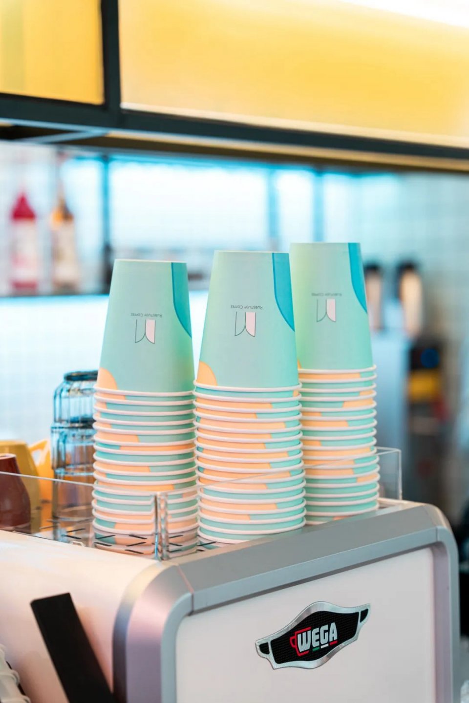 体育西「咖啡研究所」，竟对老广的菠萝啤下手了