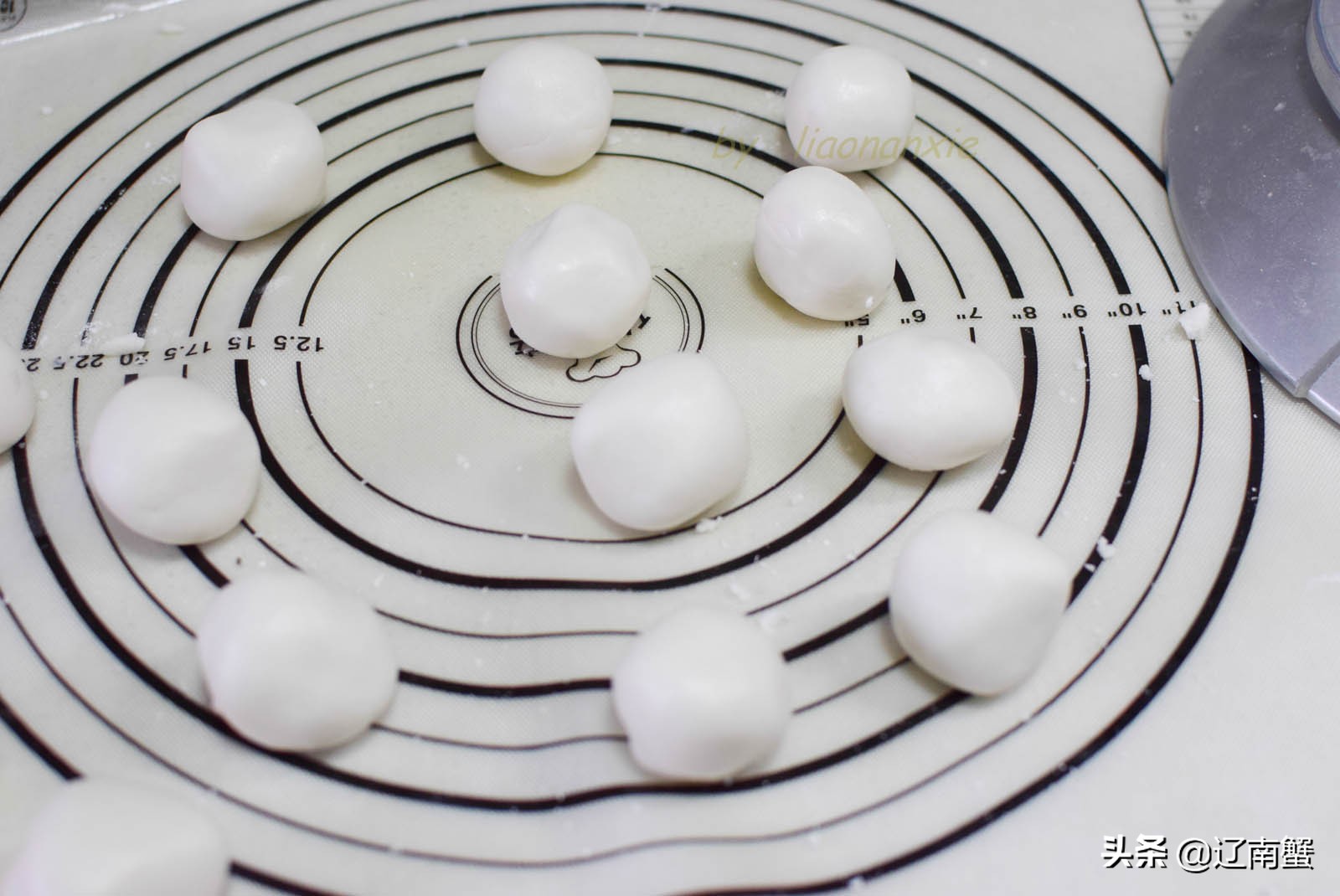 过年炸麻团，注意这3点，表皮不开裂出锅不变软，焦焦脆脆特好吃