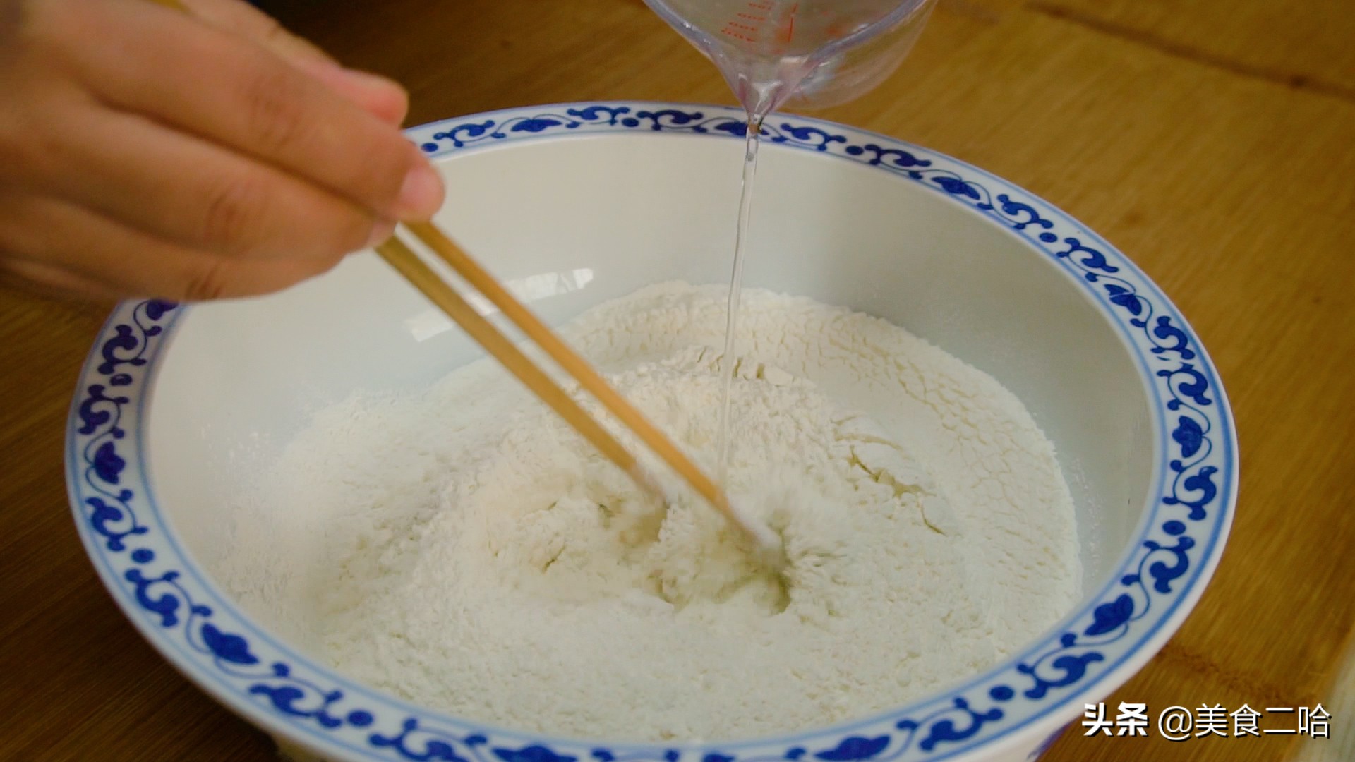 葱花饼怎么做又松又软凉了不硬,家常葱花饼柔软筋道凉了也不硬