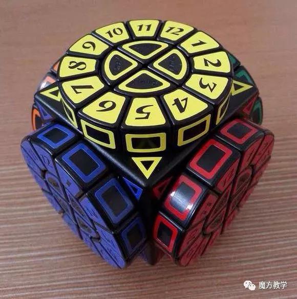 三阶魔方教学2分钟还原魔方,这大概是全网最容易的魔方教程
