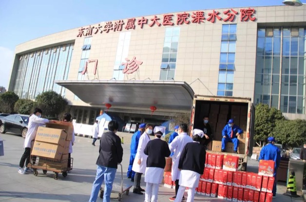 疫情无情人有情齐心协力暖人心,疫情无情人有情万众一心抗击疫情