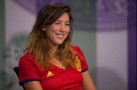 脖姨、餐妈、蛇姐、消消，这些稀奇古怪的外号是怎么来的？