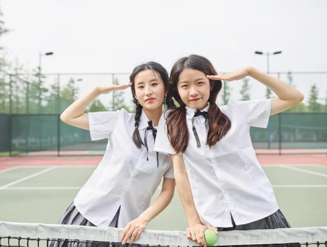 毕业照自己拍全身合成,毕业照自己拍怎么拍