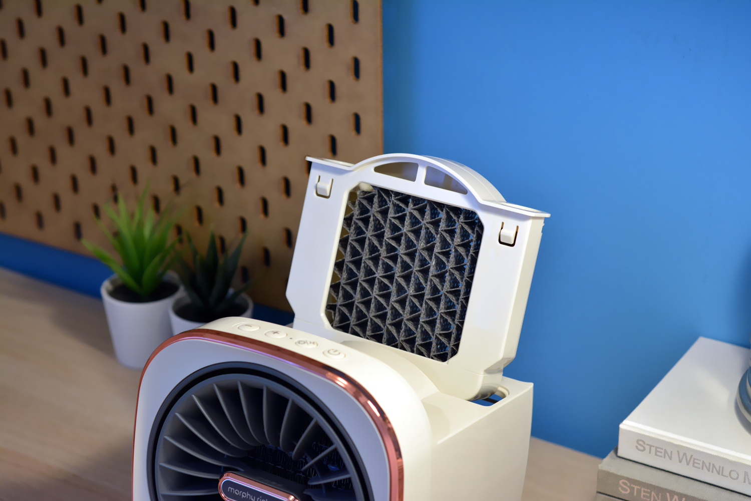 用暖风机房间干燥,暖风机能提高空气湿度吗