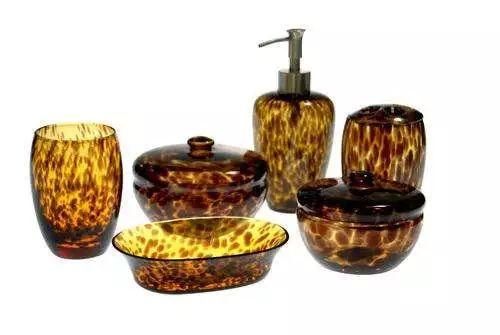 在山上看到这些宝石千万不要错过,深山瑰宝那些不为人知的天然宝石