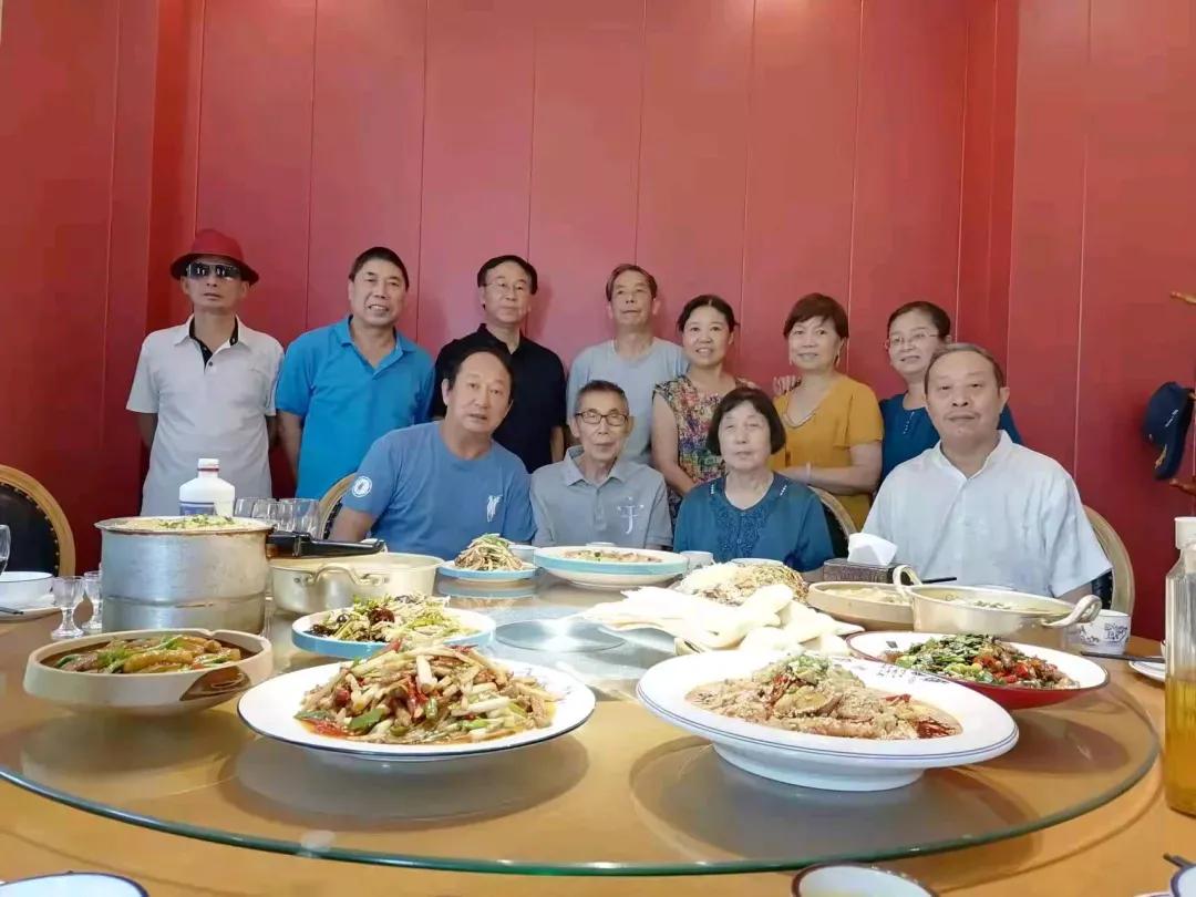 徐映珉||疏影映窗情思涌——品读刘光斌老师散文《好大一棵树》