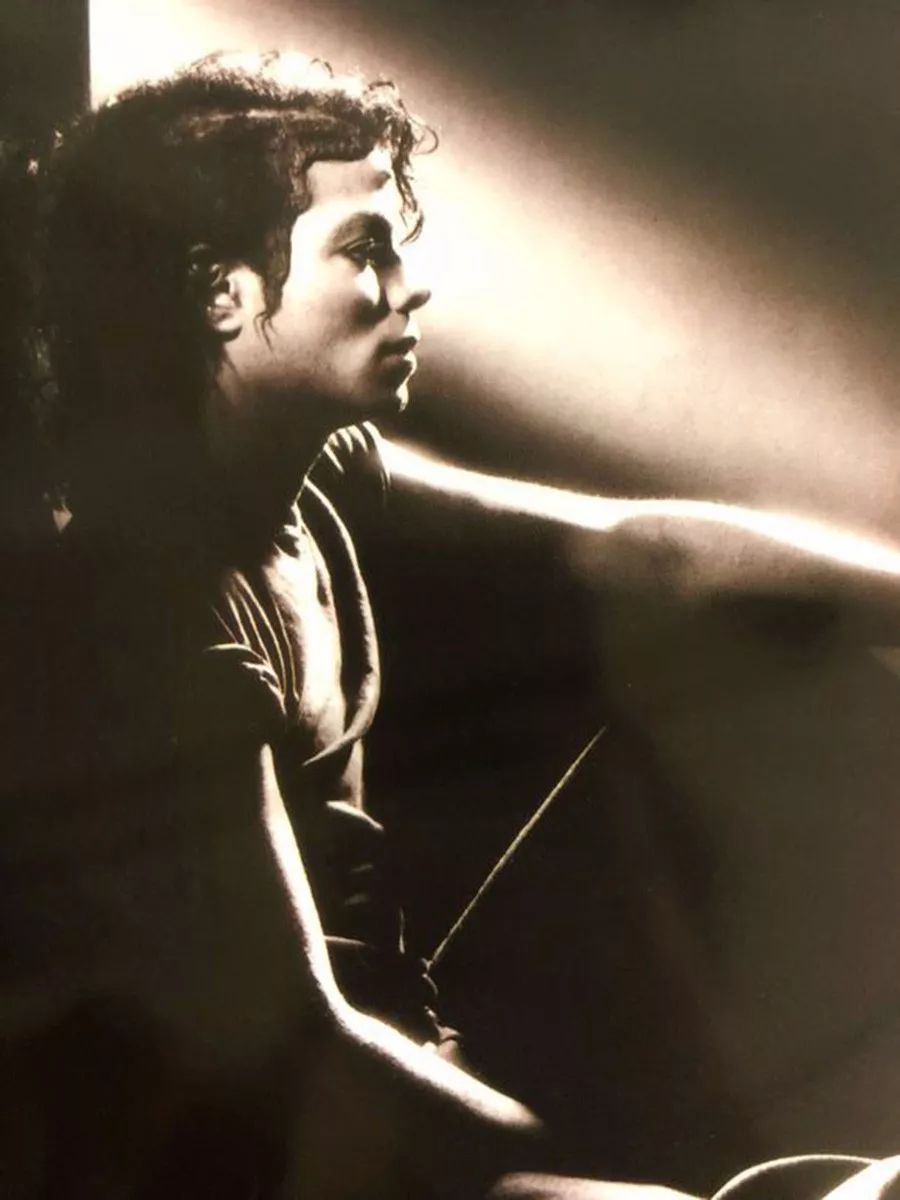 迈克尔杰克逊走在乡间,迈克尔杰克逊太空漫步者影片