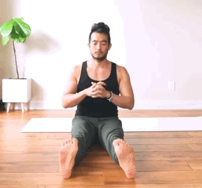 瑜伽站立前屈如何轻松往后跳,瑜伽站立前屈如何纠正弓背