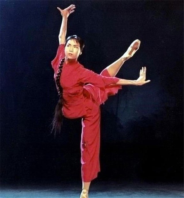 被周恩来赏识演“琼花”,后因受伤退出舞台,薛菁华后来怎么样了