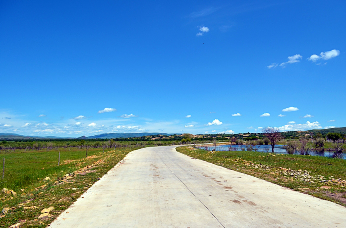 乌珠穆沁草原狼图腾,狼图腾草原魂歌曲