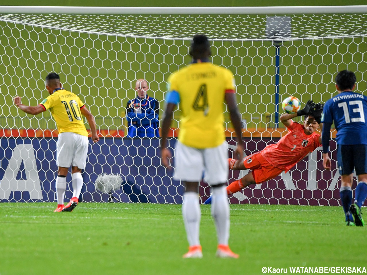 这支世青赛打爆墨西哥的日本U20国家队，让中国足球彻底绝望！