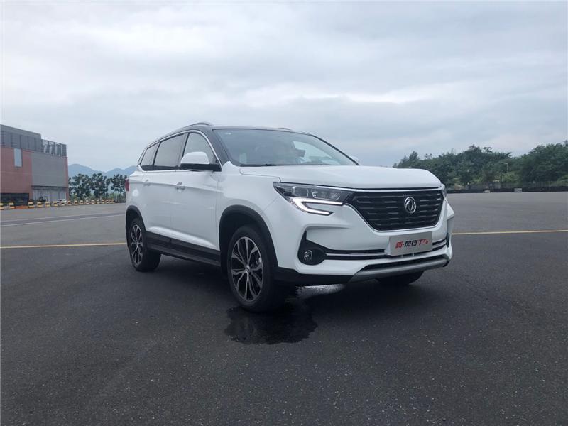 东风风行t52022款手动挡低配试驾,东风风行t5马赫版试驾体验