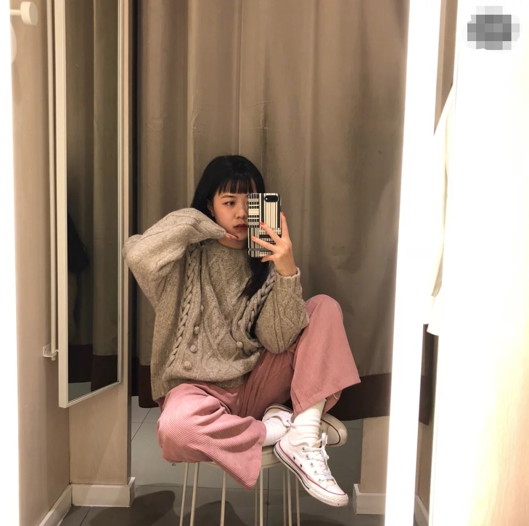 去照相馆拍照怎么选服装拍才好看,旅游拍照怎么穿搭衣服好看