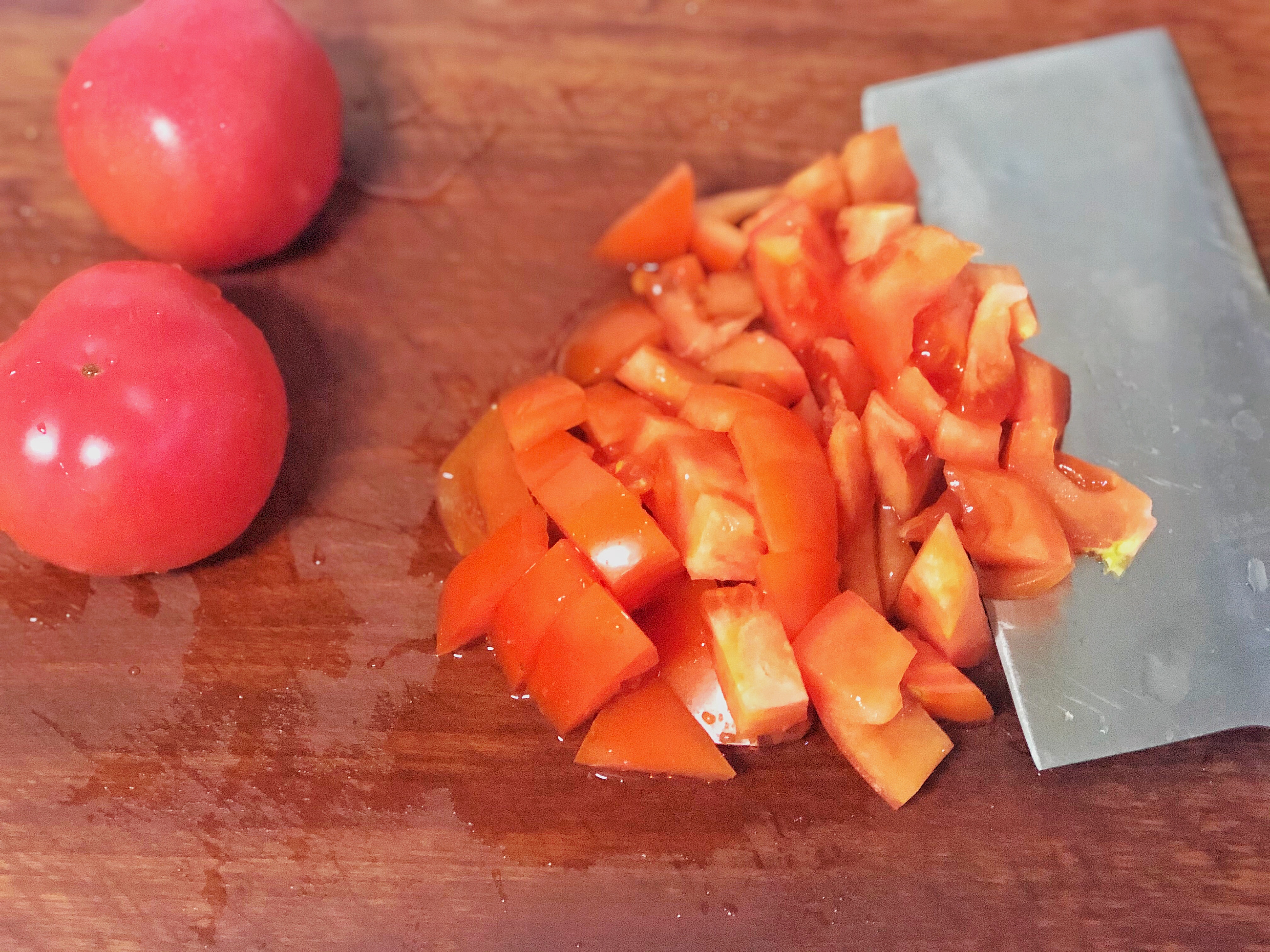 自己在家做拉面一次就能成功，和西红柿鸡蛋卤是绝配，爽滑弹牙