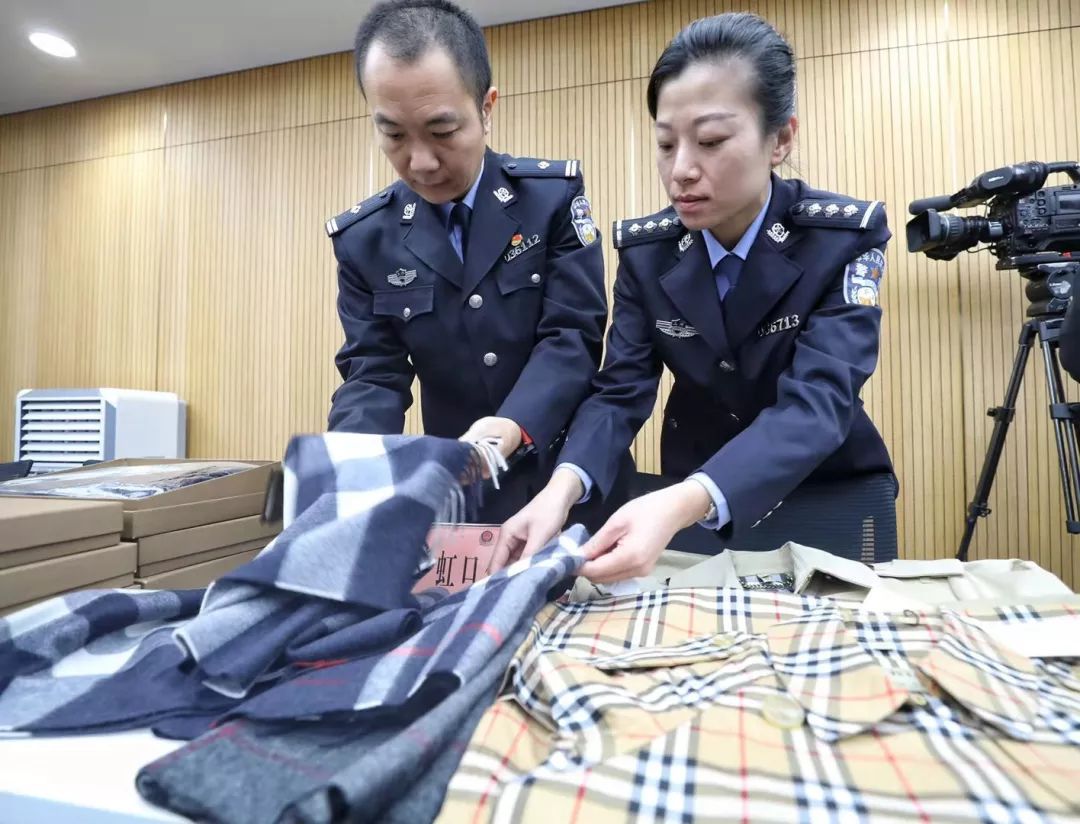 burberry围巾原价1980,burberry围巾是什么档次