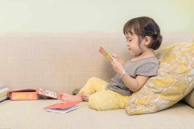 2岁宝宝背诗说明记忆力好吗,3岁小孩背诗的技巧和方法