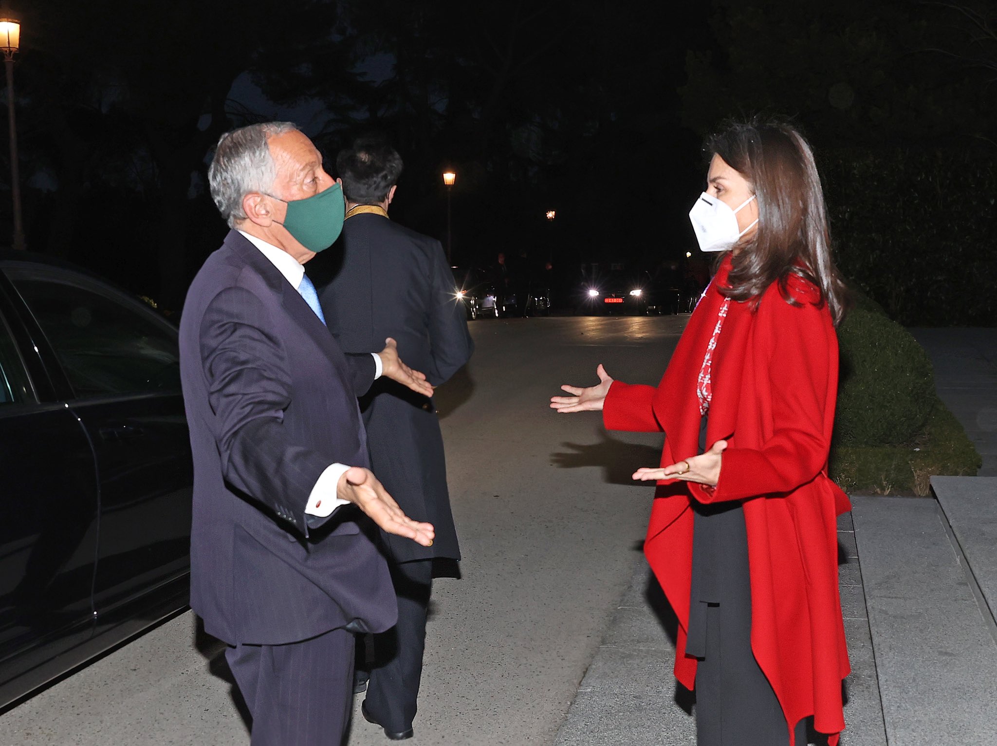 梅根凯特穿搭,梅根凯特穿碎花裙