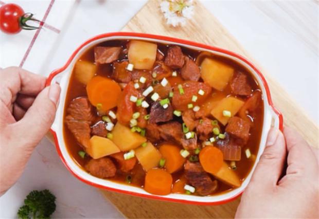 西红柿土豆炖牛肉最正宗的做法,如何做西红柿土豆炖牛肉