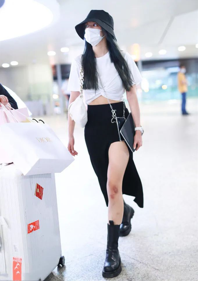 程潇包春卷,程潇背的包