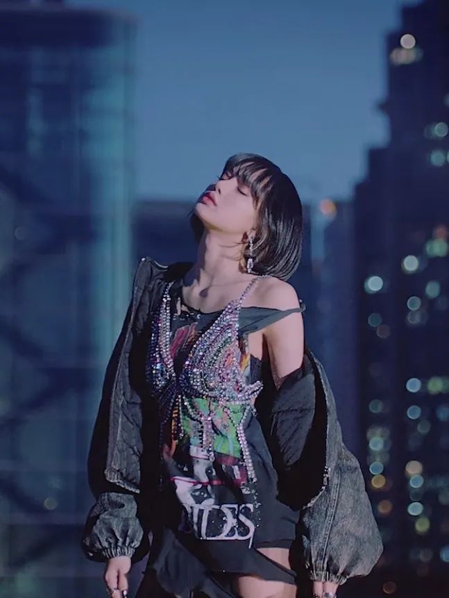 虞书欣穿的可爱灵动的衣服,自己认为适合虞书欣的衣服