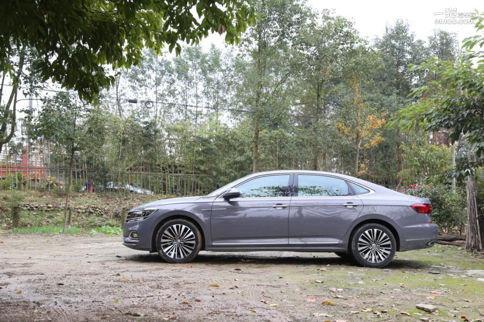 帕萨特330tsi豪华型试驾,帕萨特330tsi豪华版试驾