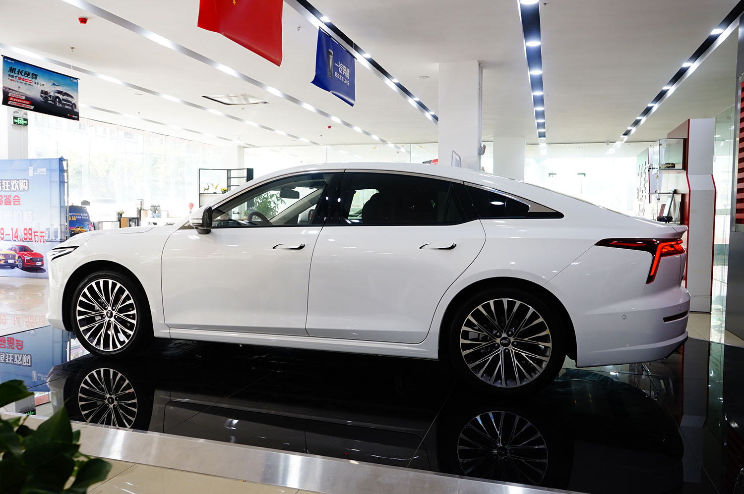 2022款奔腾b70颜值,静态体验了新出的第四代奔腾b70