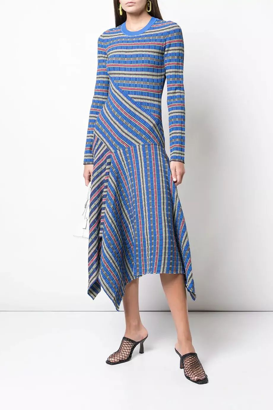 又到了穿冬大衣的季节了,又到了穿大衣羽绒服的季节