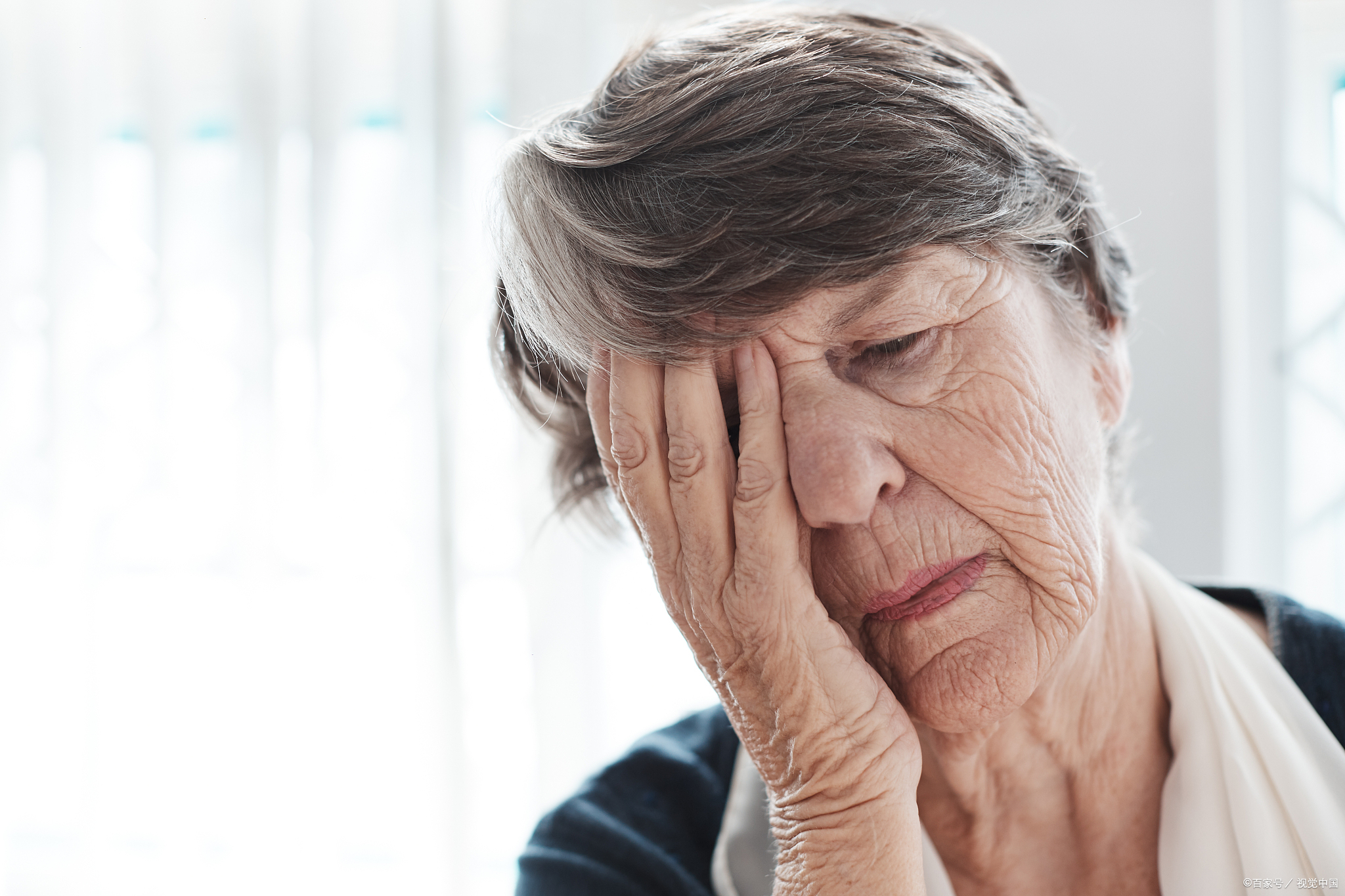 老人有高血压突然头痛是怎么回事,高血压头痛和一般头痛的区别