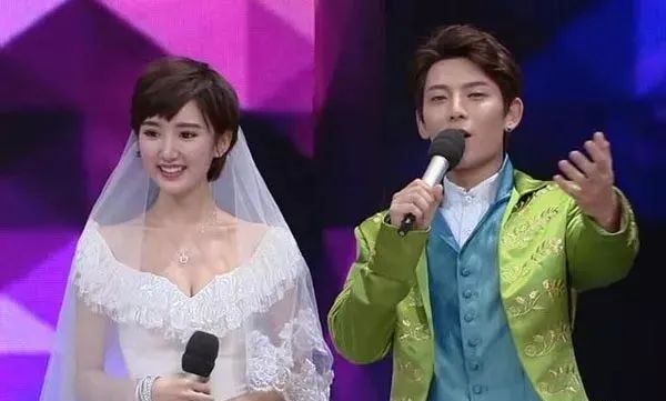 毛晓彤是怎么成为明星,女孩是怎么成为毛晓彤的